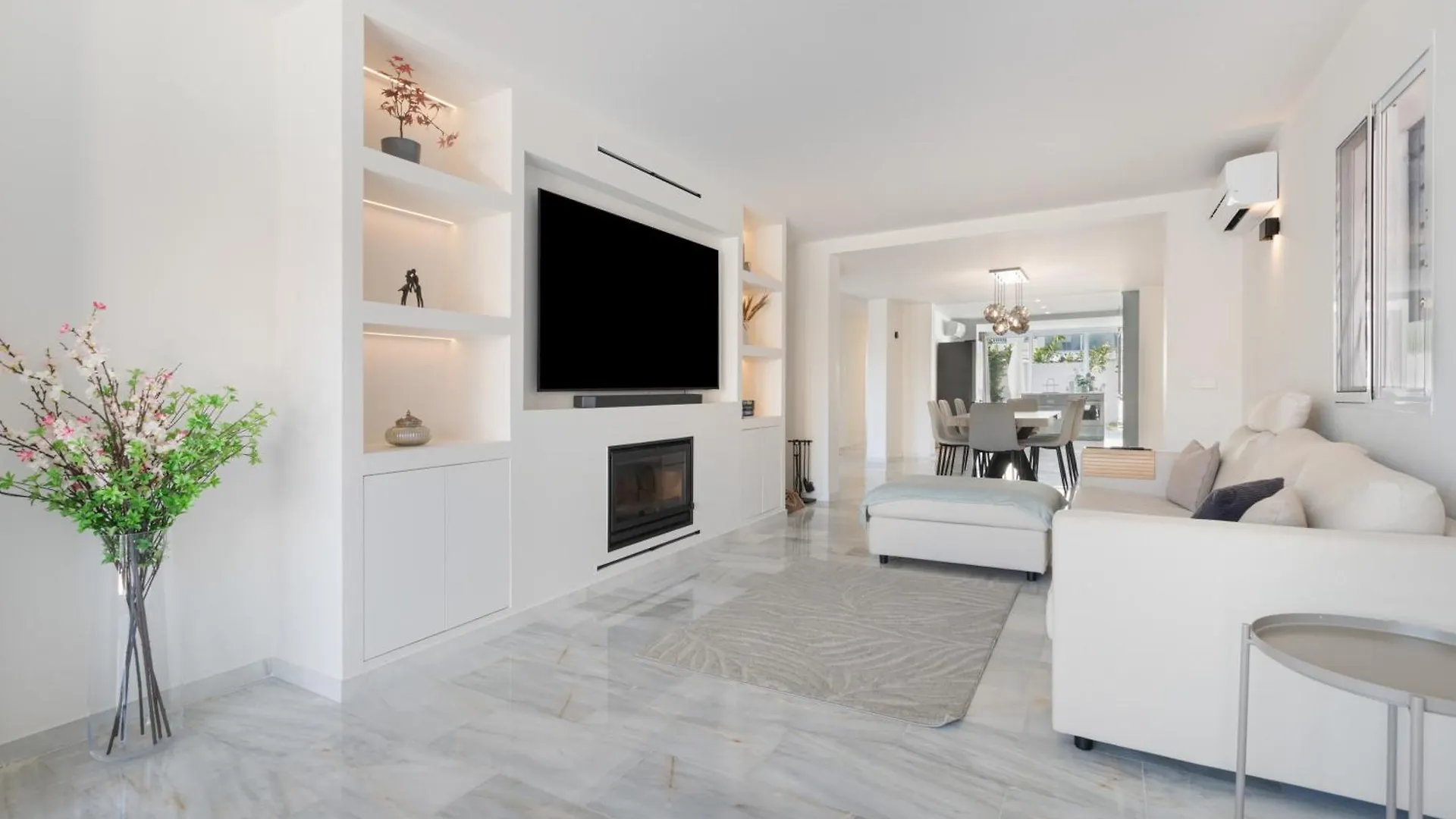 Luxurious And Modern Family Home Málaga Villa