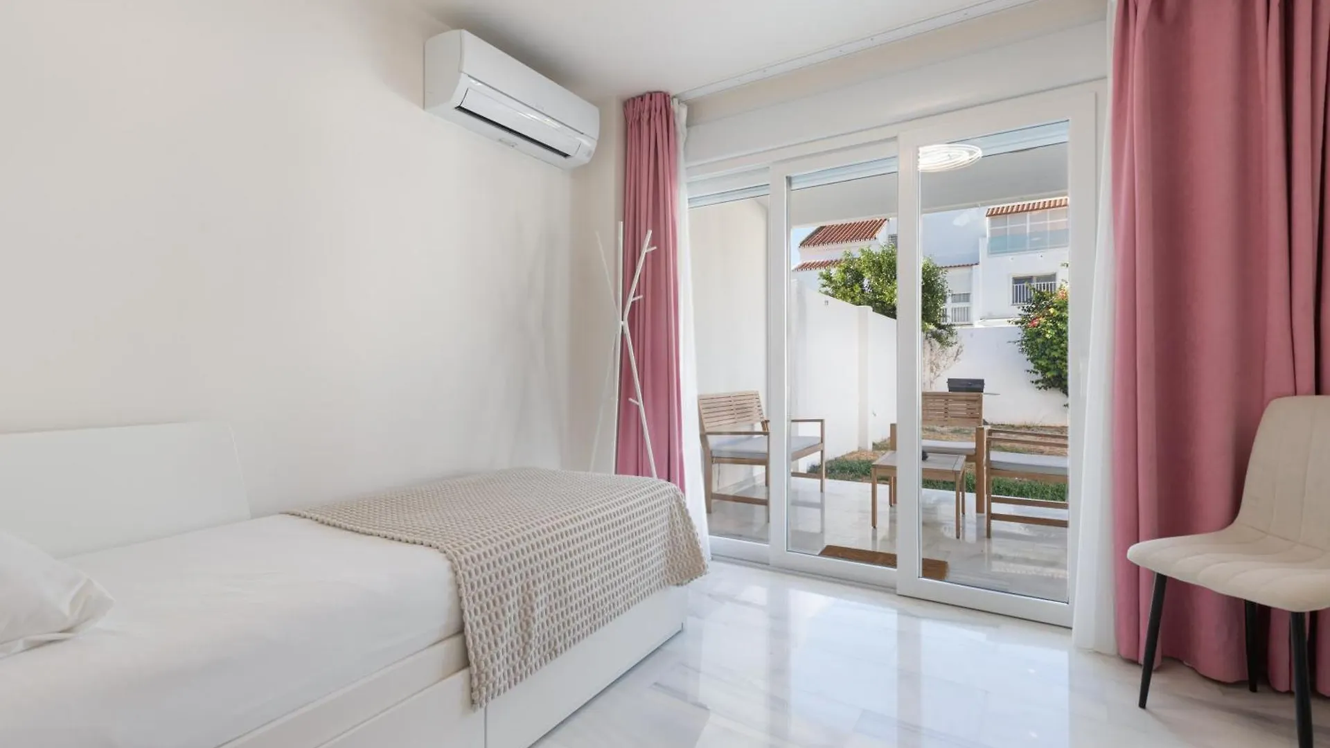 Villa Luxurious And Modern Family Home Málaga