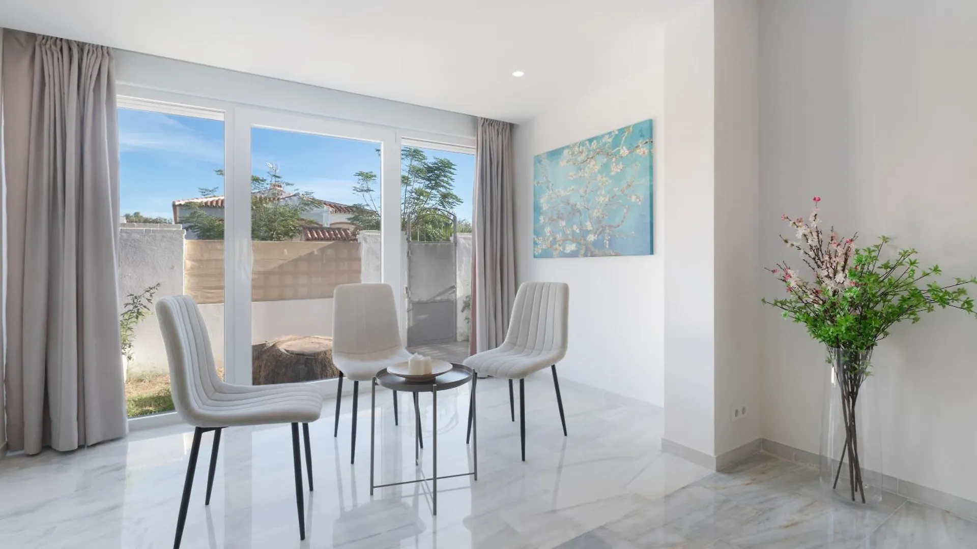 Luxurious And Modern Family Home Màlaga Vila